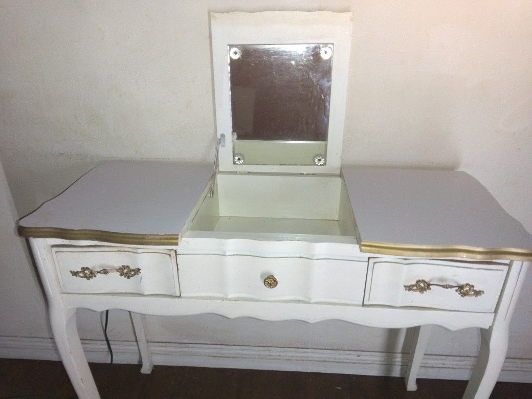 VINTAGE VANITY DESK W/ MIRROR