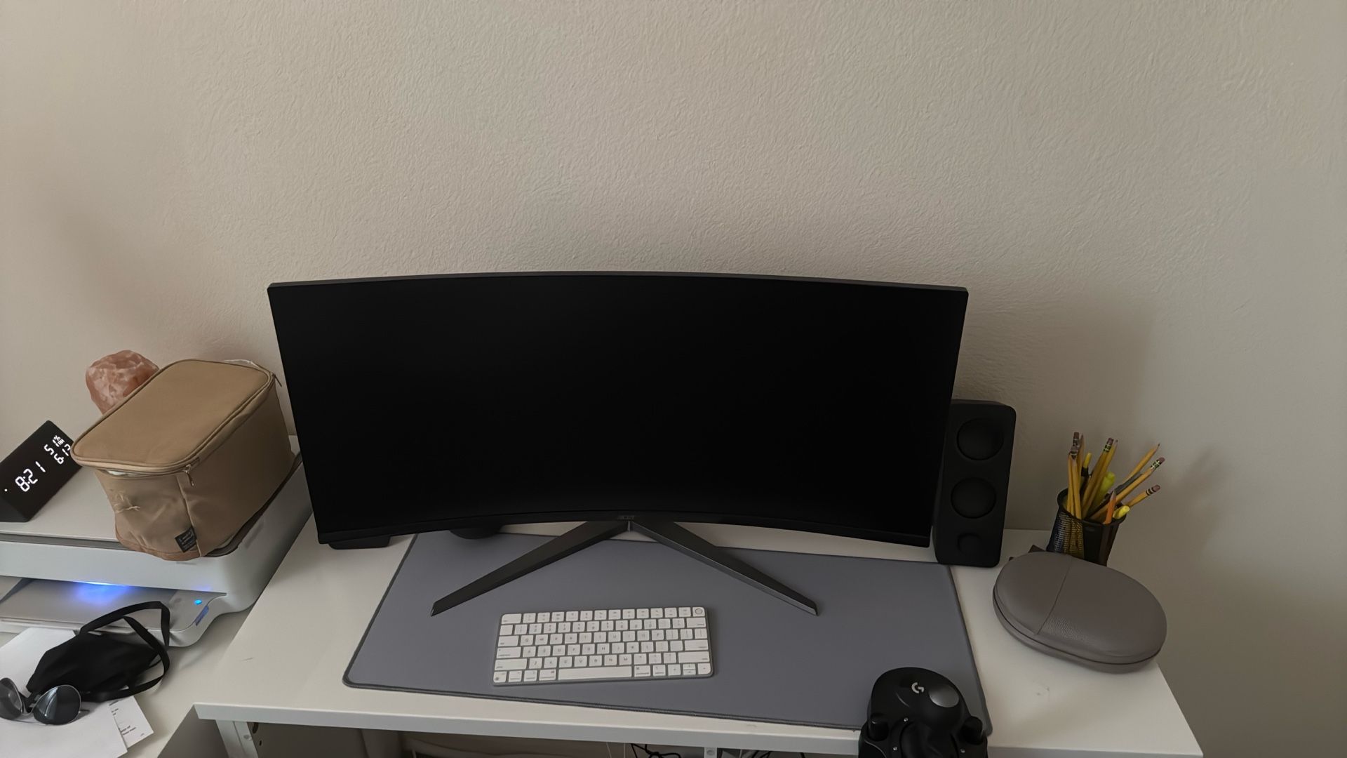 Acer 34" Gaming monitor + Apple Magic Keyboard