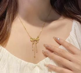 Real 18K Gold Bow Pendant