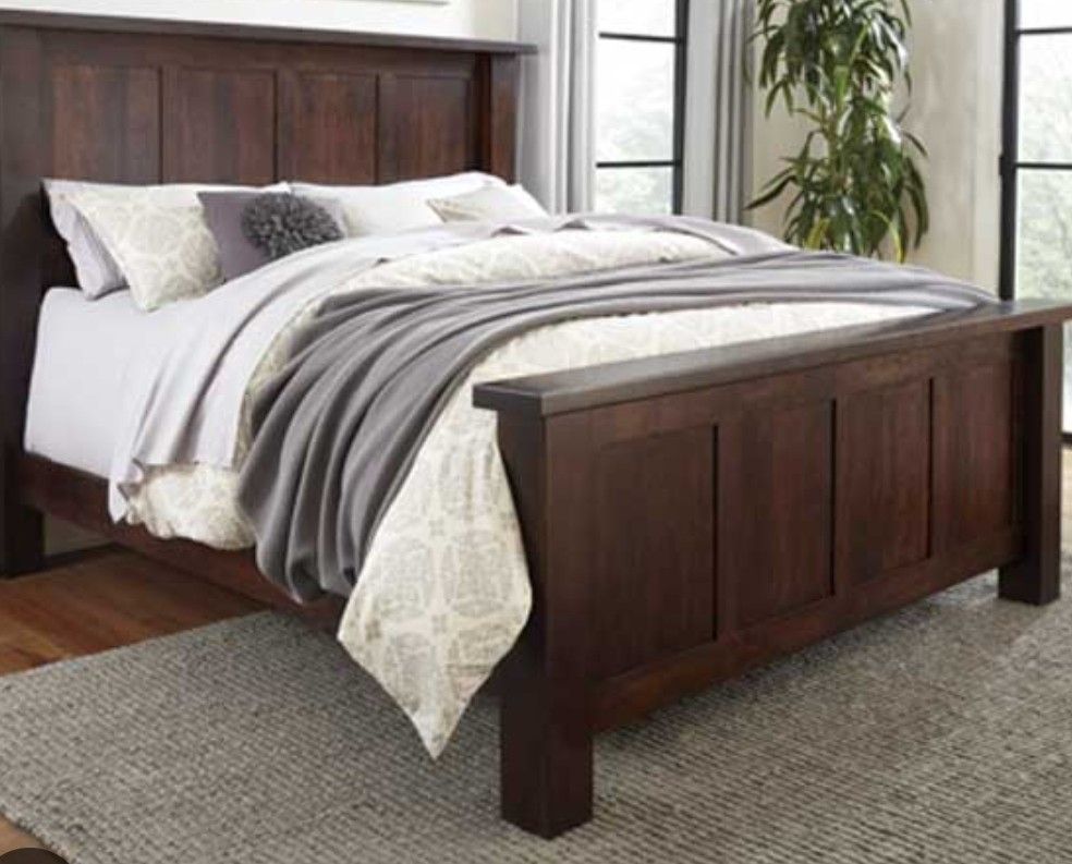 Queen Size Platform Storage Bed 9 Drawers Asking $350/obo