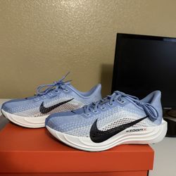 W PEGASUS PLUS ALUMINUM/BLACK-ROYAL PULSE ALUMINIUM/ROYAL PULSATION/NOIR