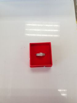 Womens Cluster Ring 14K 4.1G 1.8 Karat Natural Diamonds 