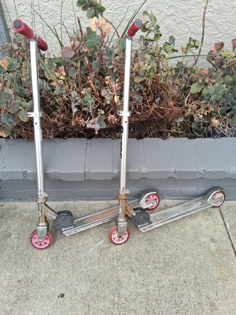 2 Scooters