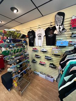 Second hand skater clothes
