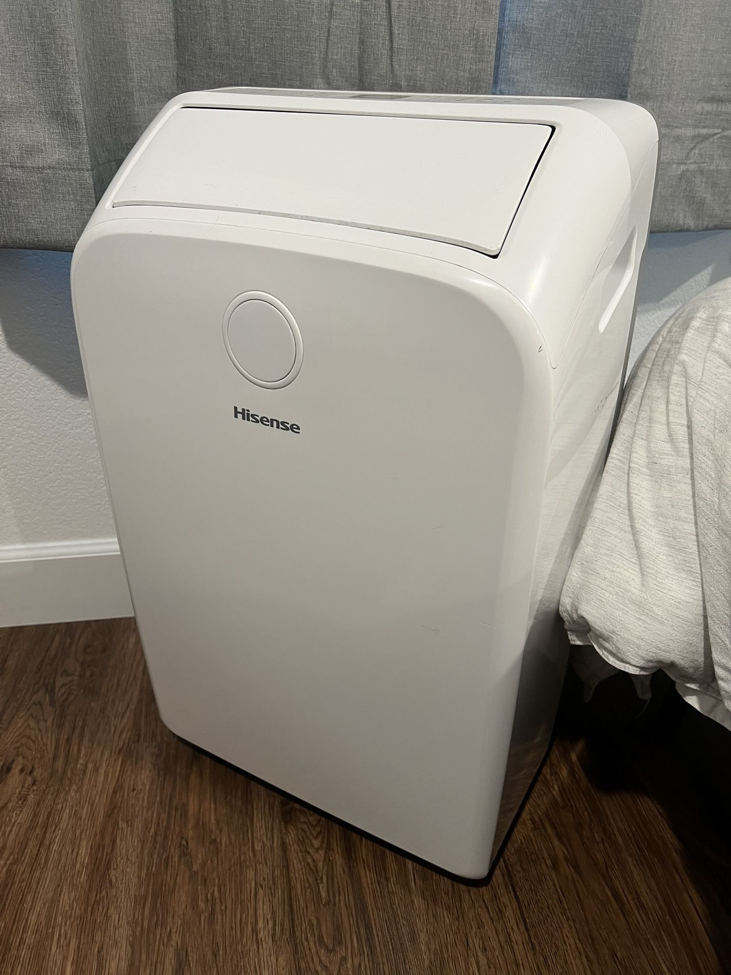 Hisense Air Conditioning Unit And Fan