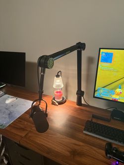 Shure Mv7 + Boom Arm