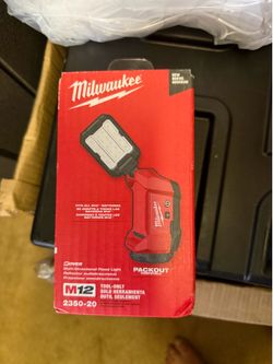 Milwaukee M12 ROVER Multi-Directional Flood Light w/ PACKOUT Compatibility (Tool-Only)