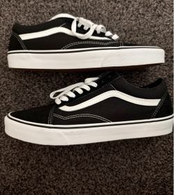 Men Vans Old Skool Size 11 in Black/White