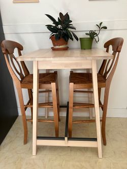 Dining table and Chairs