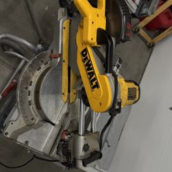 Dewalt DW718 Double Bevel Dual Compound Miter Saw