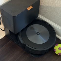 Roomba J6