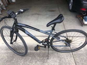 28” hyper urban 700c hybrid bike