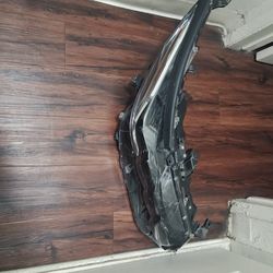 2017 / 2022  toyota prius headlight right