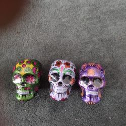 Skull Sealed Candy Dispensers  Factory Se6.  Bundle Of 3 Cash Porch Pickup Redmond.   Cas