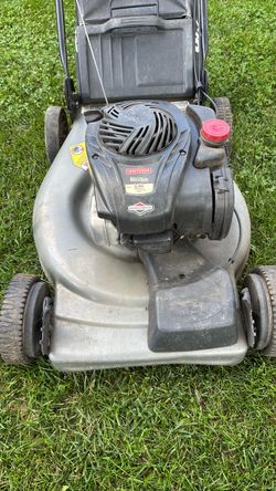 Craftsman Lownmower self propelled with the bag works