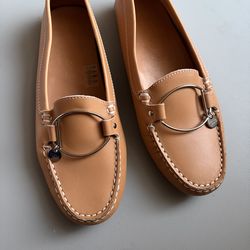 Tod's Gommino Leather Loafers/driving shoes-Women's size 8- New (no box) $200