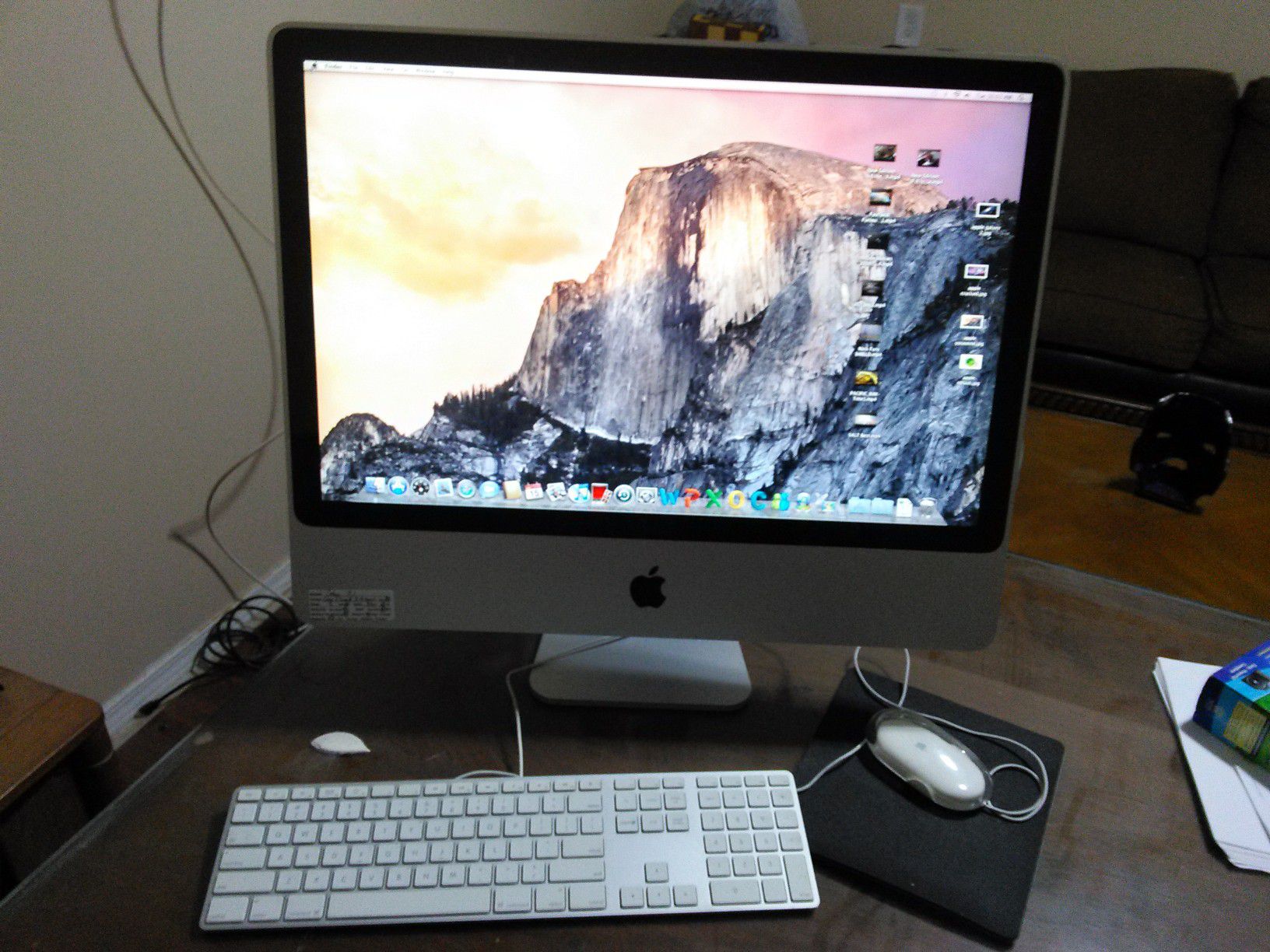 Apple iMac 2009, good cond, loaded