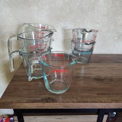 2 Cup Measuring Cups