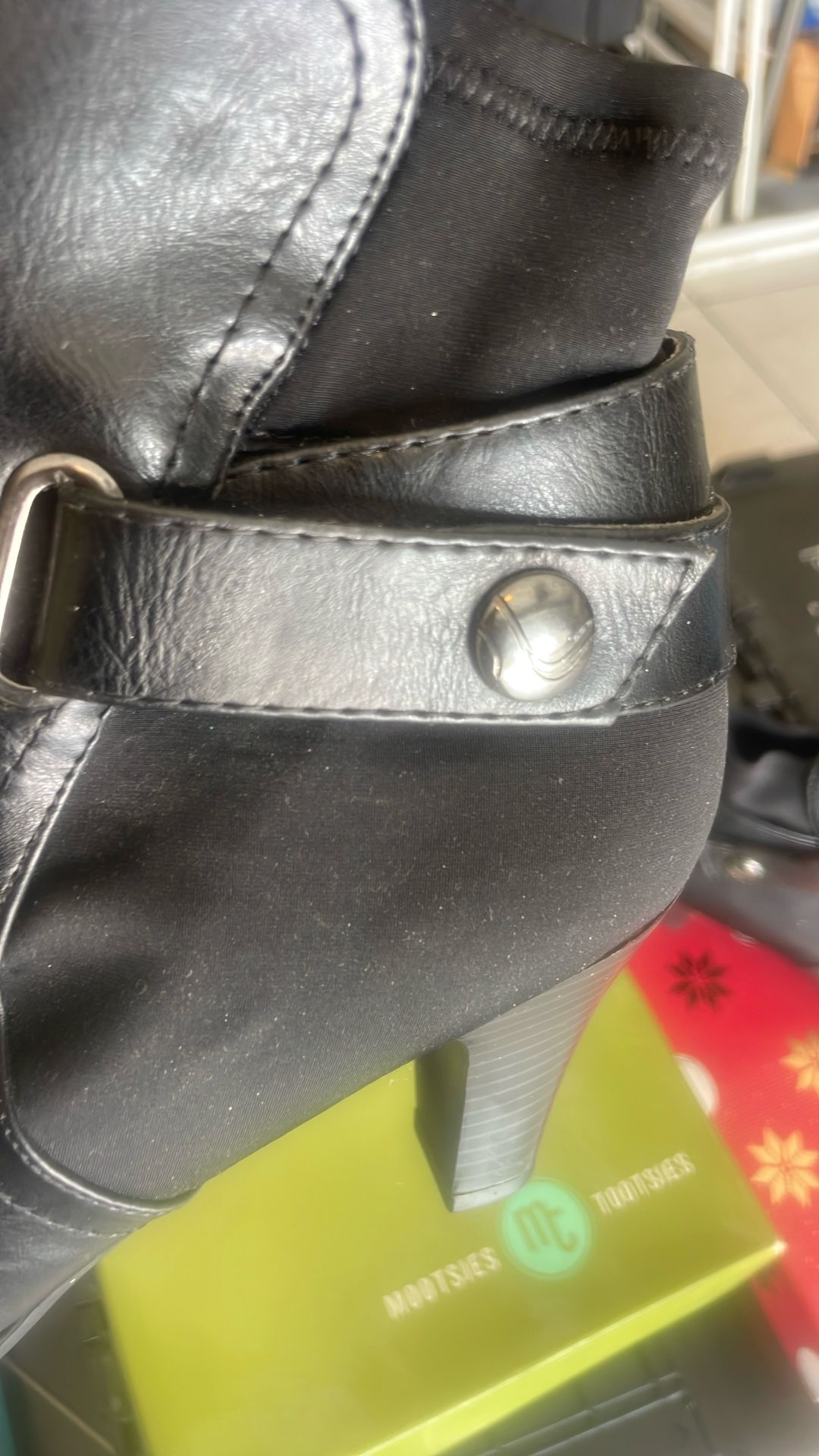 Woman’s Black Bootie Size 8