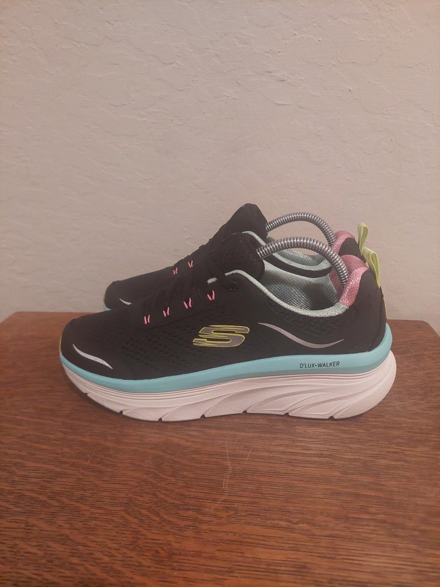 Skechers D'Lux Walker Athletic Running Shoes
Women's Size 9