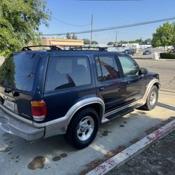 1999 Ford Explorer