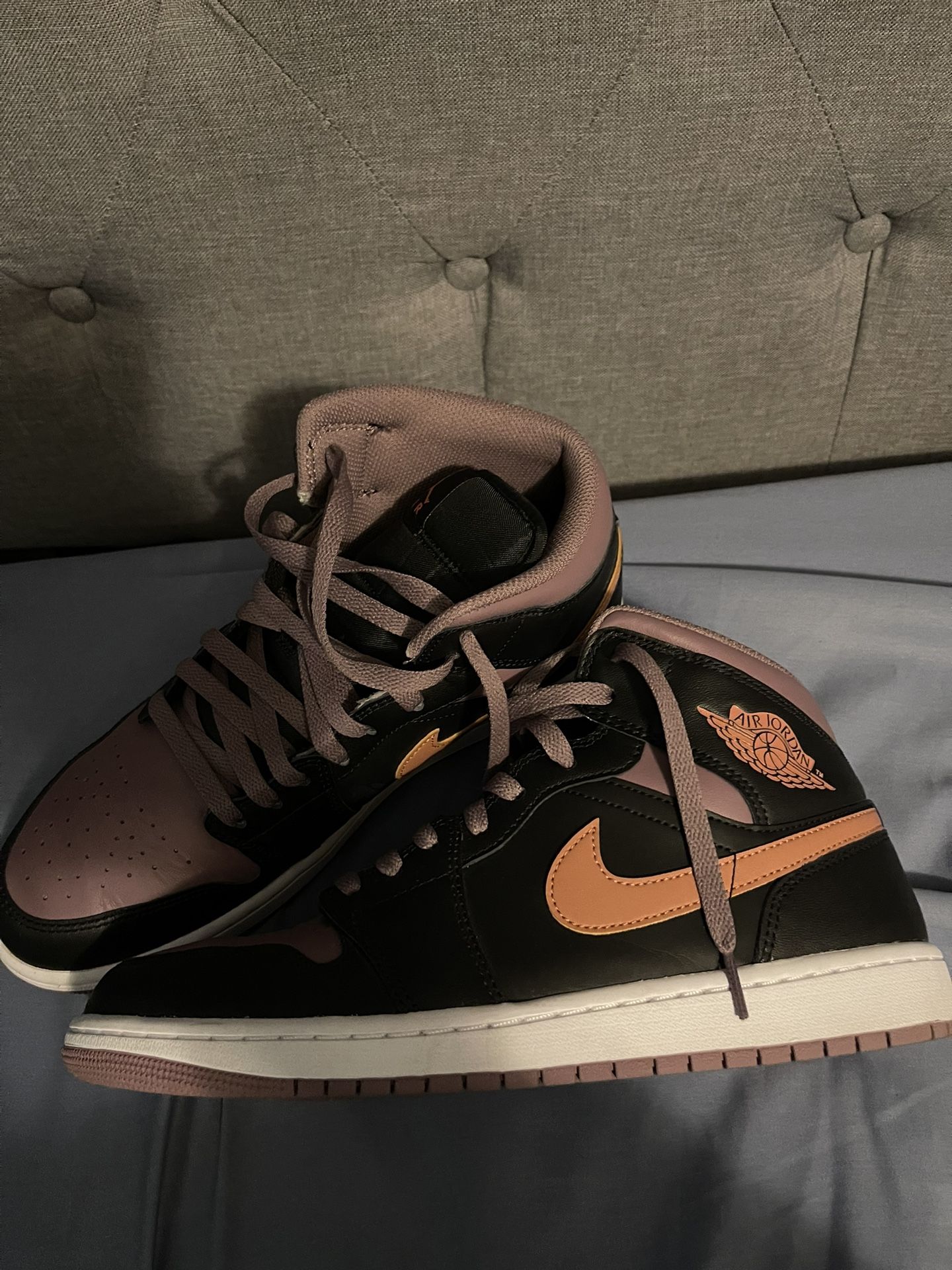 Jordan 1 MID