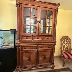 Beautiful Solid Wood China Cabinet 