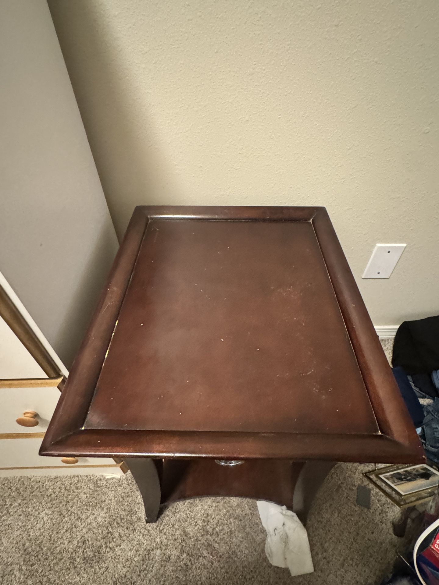 Side table/night stand
