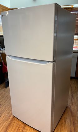 $499/ Like NEW- LG Energy Efficient Refrigerator