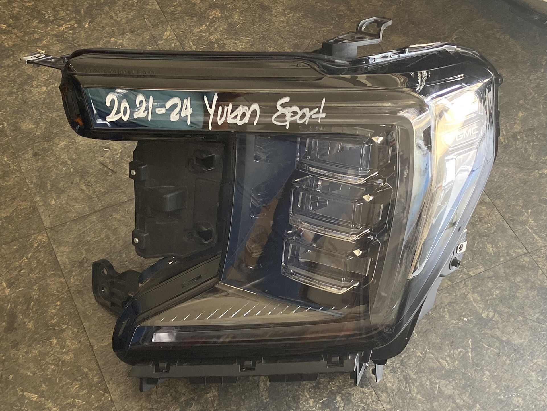 2021-2024 Gmc Yukon Lh Headlight