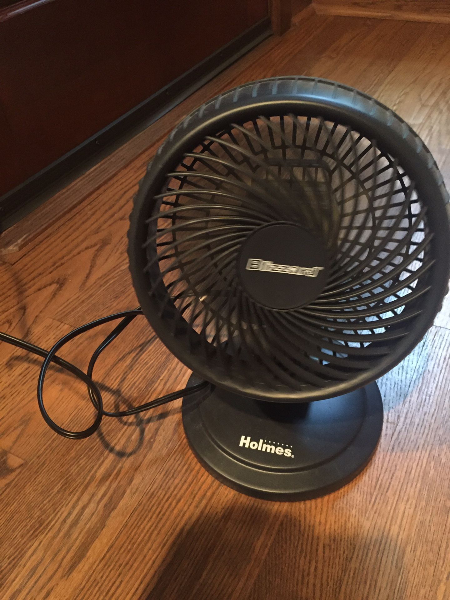 Oscillating Table Fan