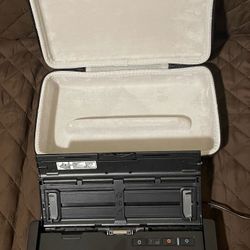 Epson ES-200 Scanner & Case