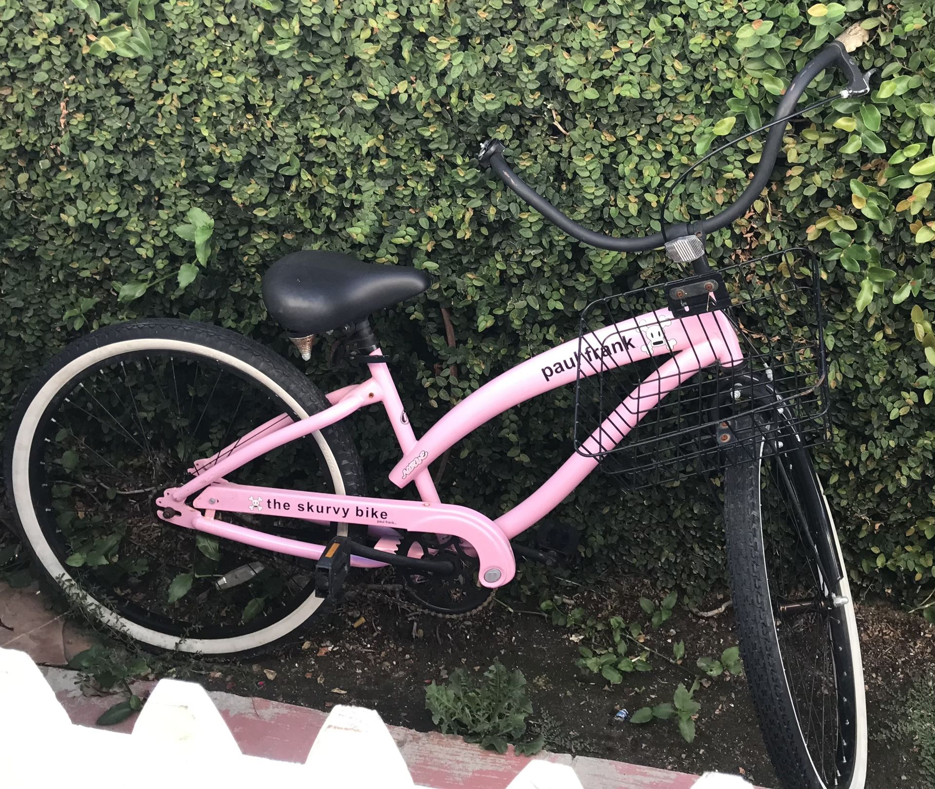 Paul Frank "Skurvy" Beach Cruiser Pink Bike