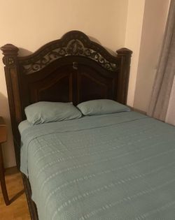 LUXURY QUEEN BED + MATRESS