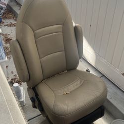 2001 Ford E150 Chateau Rear Captain’s Chair Seat Tan Beige w/ Armrests & Base