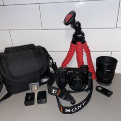 Camera bundle: Sony A6300 + Lens + Gear!