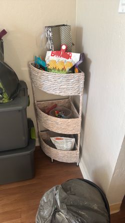 Corner shelf
