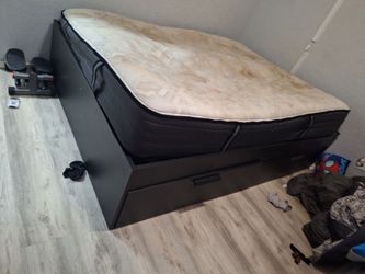 Ikea queen bed
