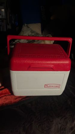 Vintage Rubbermaid red/white personal cooler