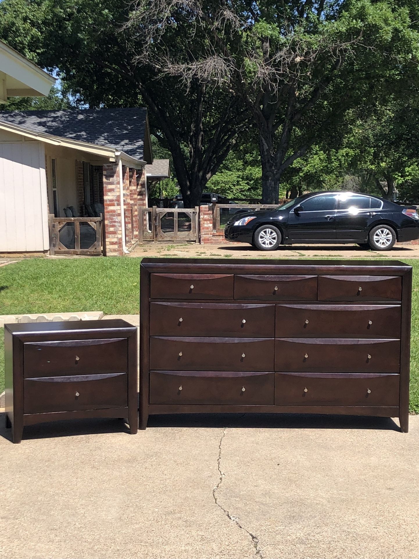 Dresser & Nightstand 