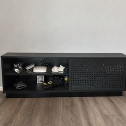 media console 