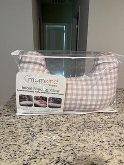 Momkind Infant Feeding Pillow