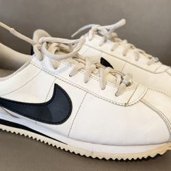 NIKE CORTEZ SIZE 7Y SHOES 