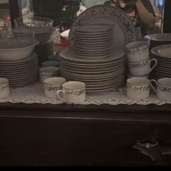 ✨ Beautiful Vintage China Dinnerware Set – Complete & Elegant