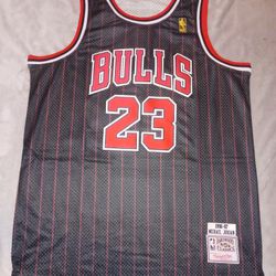 Michael Jordan Chicago Bulls Jersey Size S