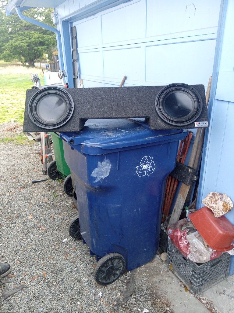 Car Stereo Speakers And Box