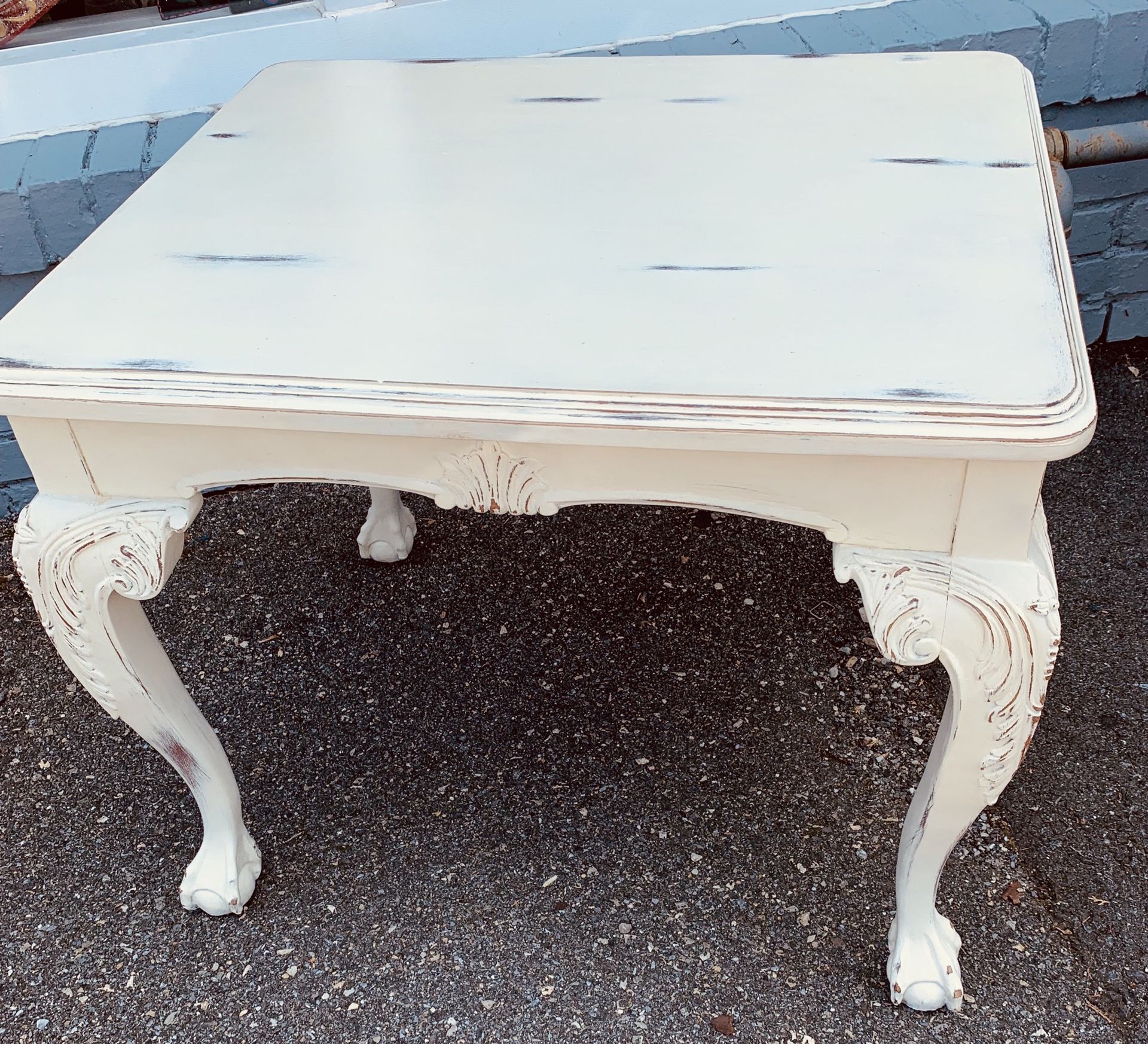 Antique white solid wood clawfoot table