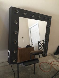 Vanity mirror
