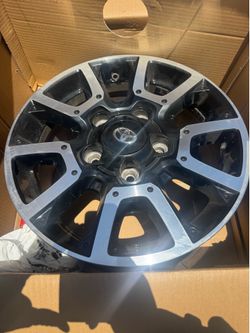 18” Toyota tundra oem rim