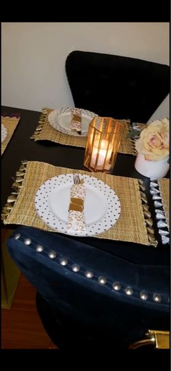 Dining table and 4 velvet with gold details dining chairs